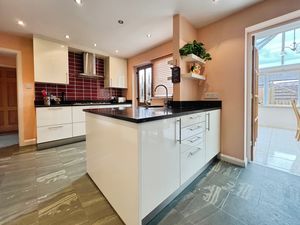 Kitchen- click for photo gallery